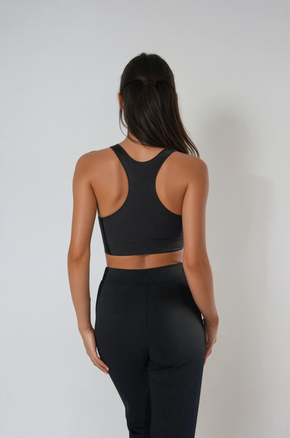 sportowy czarny top