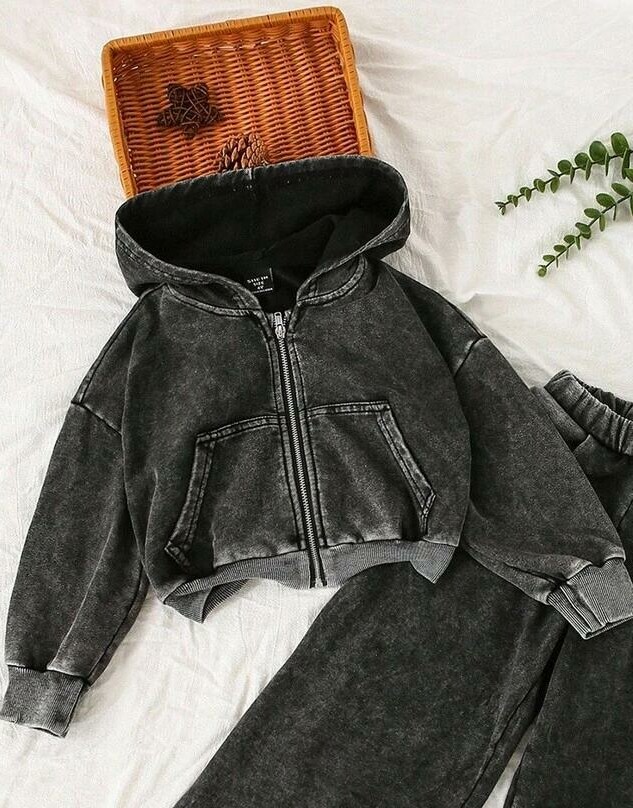 czarna bluza zamek