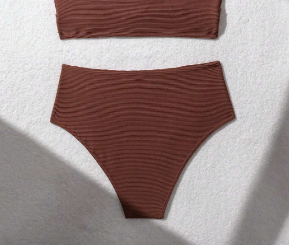 dół od bikini marszczenia