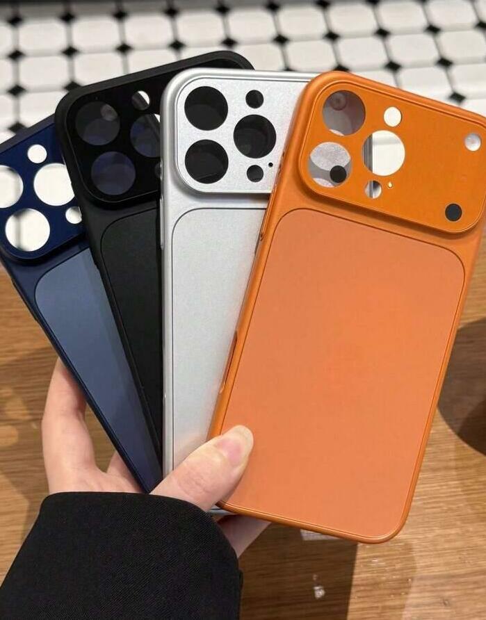 czarne etui na telefon iPhone 17