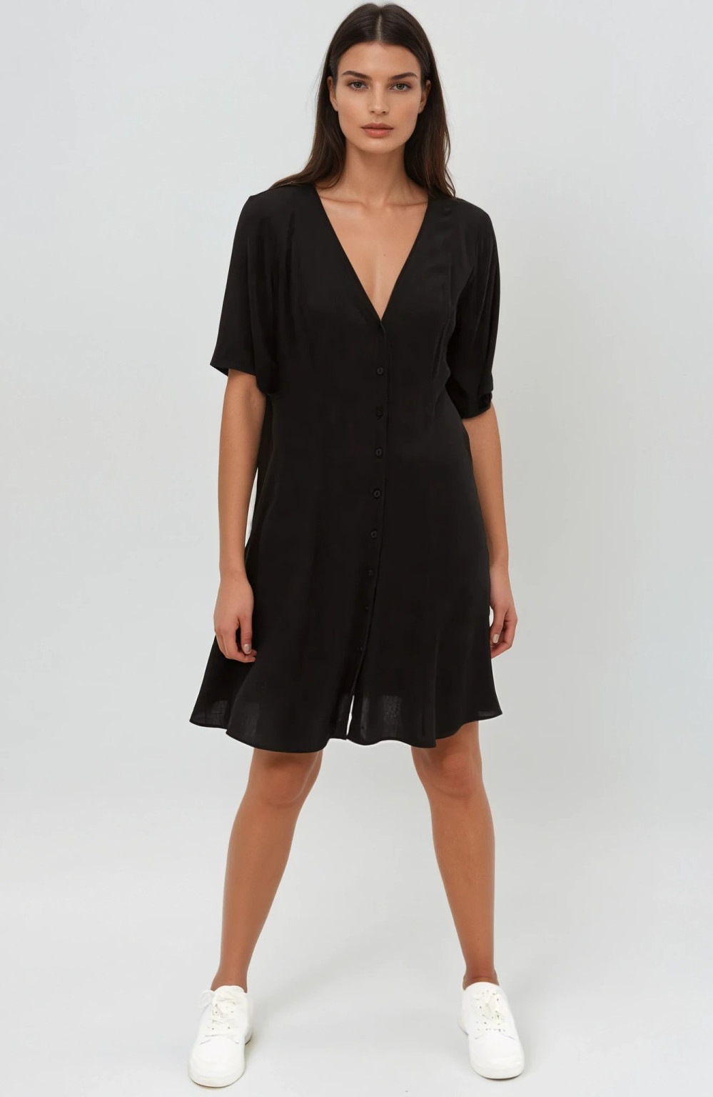 czarna mini sukienka v-neck