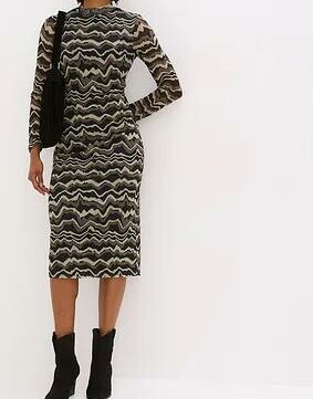 SUKIENKA PLUS SIZE MIDI Z DŁUGIM RĘKAWEM I STÓJKĄ PRINT