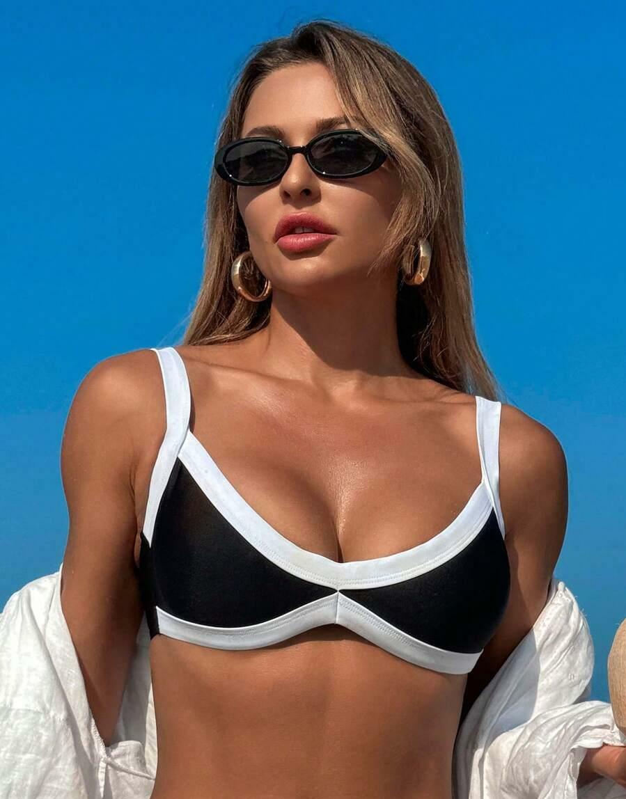 góra od bikini kontrast