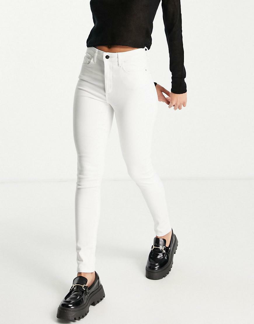 BIAŁE SPODNIE JEANS