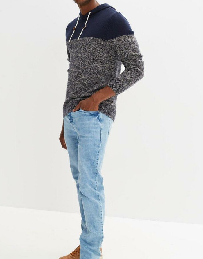 SWETER Z KAPTUREM