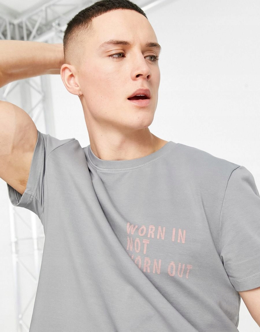 SZARY T-SHIRT WZÓR