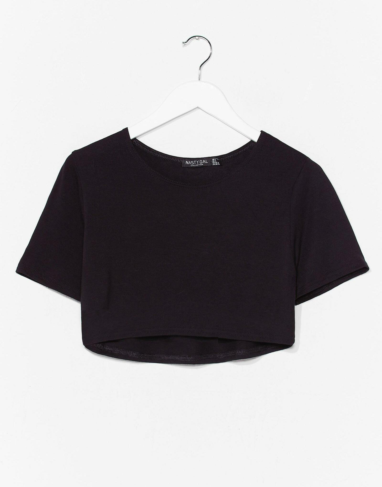 czarny crop top basic