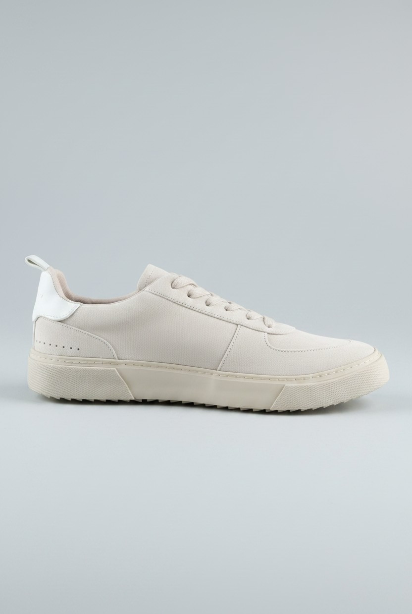 SZNUROWANE BUTY SPORTOWE