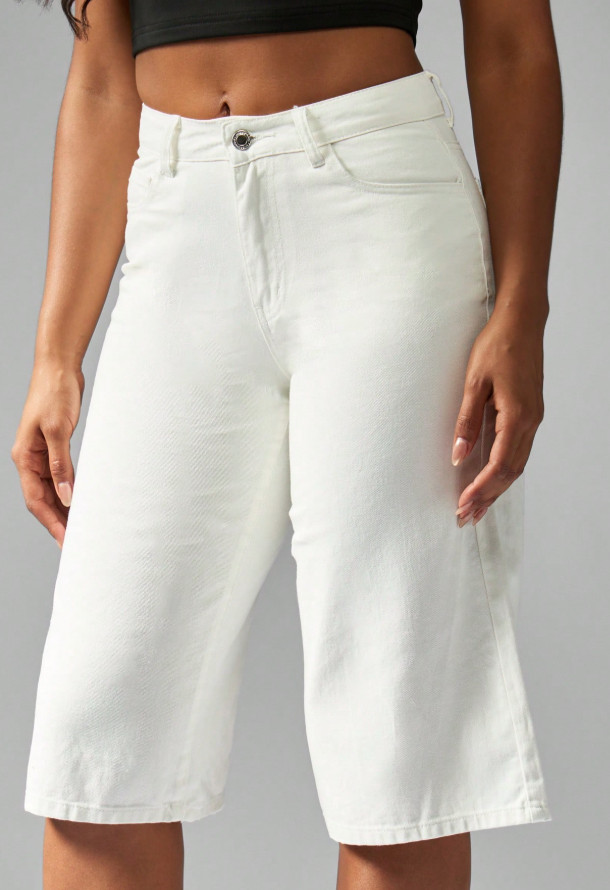 białe spodenki jeans 