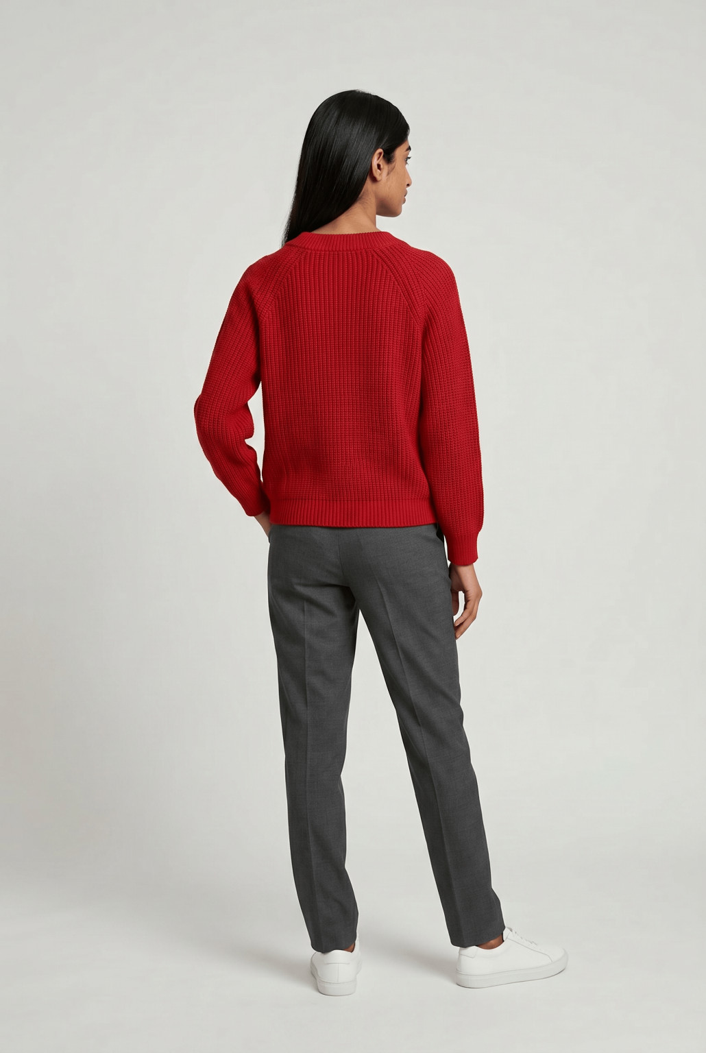czerwony sweter v neck