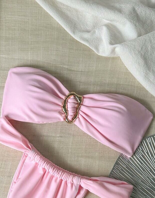 różowa góra od bikini