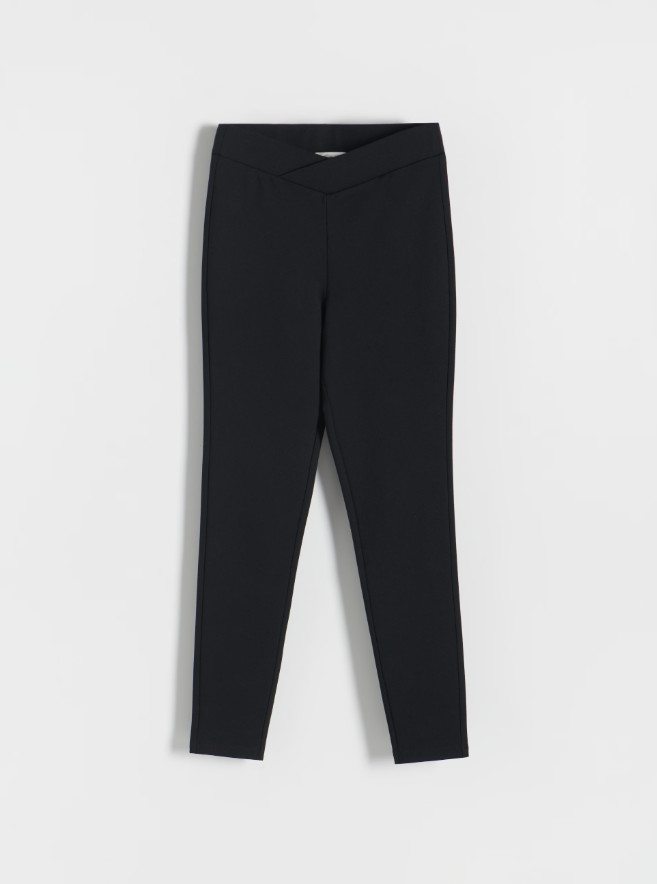 CZARNE KLASYCZNE LEGGINSY 