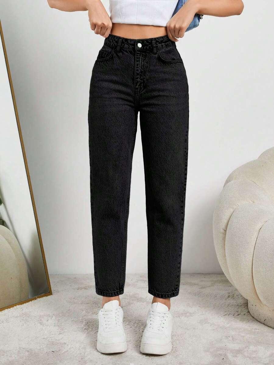 czarne spodnie mom jeans