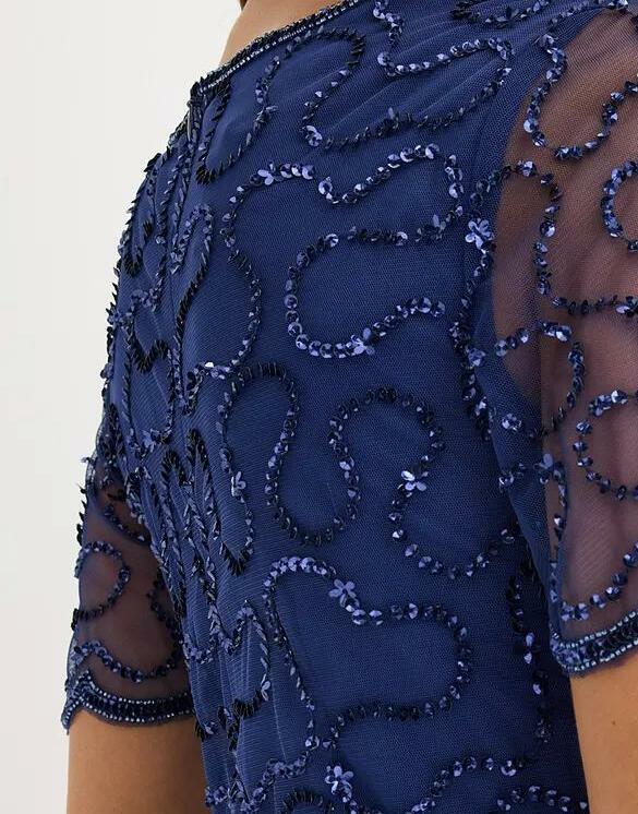 SUKIENKA KOKTAJLOWA GLAMOUR TRAPEZOWA Z KRÓTKIM RĘKAWEM
