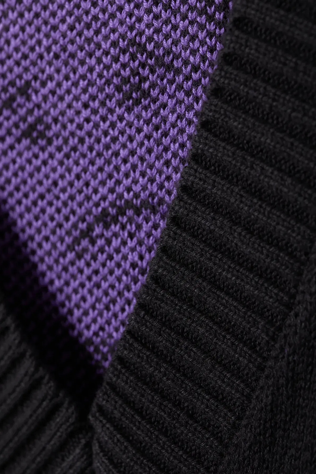 DZIANINOWA KAMIZELKA V-NECK