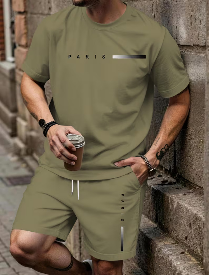 zielony komplet spodenki t-shirt napis
