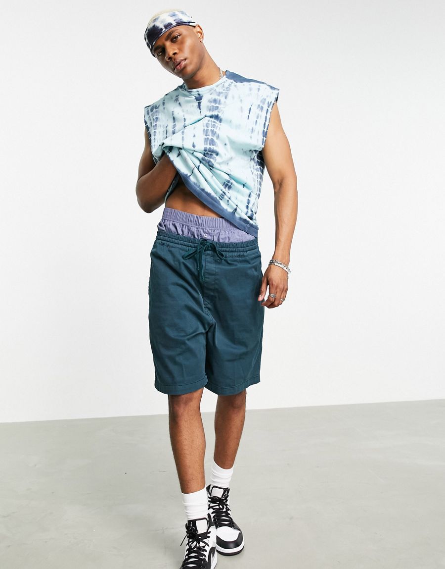 niebieski t-shirt tie-dye effect