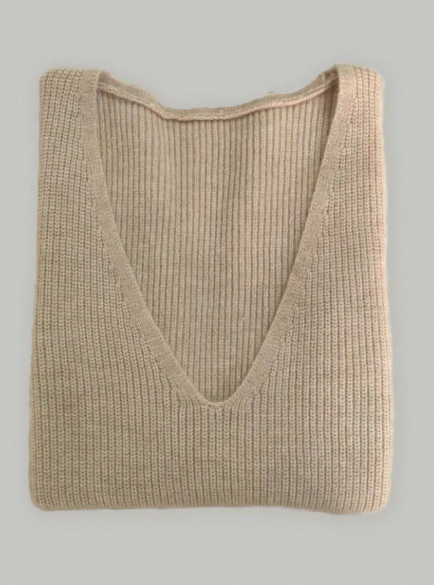 SWETER BEZ RĘKAWÓW V-NECK
