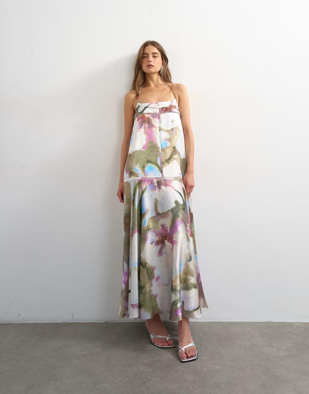 satynowa maxi sukienka w kwiaty