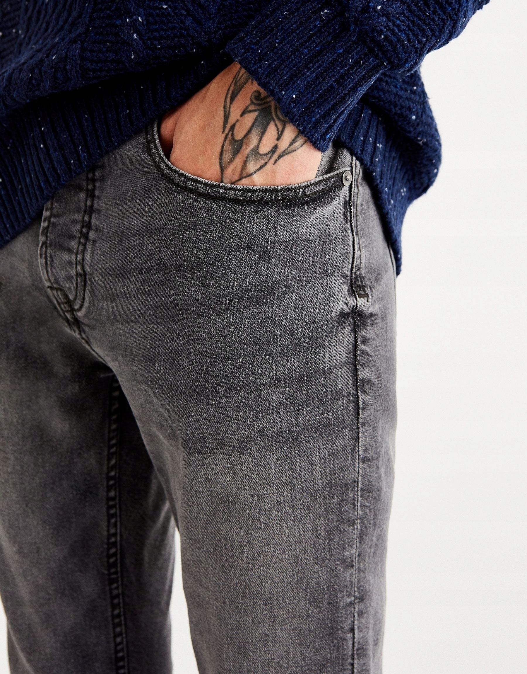 SZARE SPODNIE JEANS SLIM 