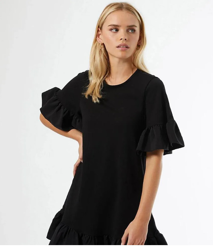CZARNA MINI SUKIENKA FALBANA