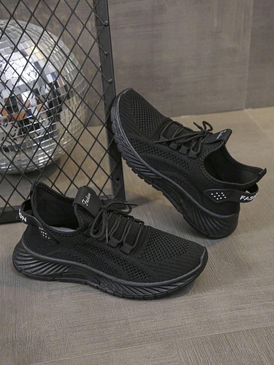 czarne sportowe buty