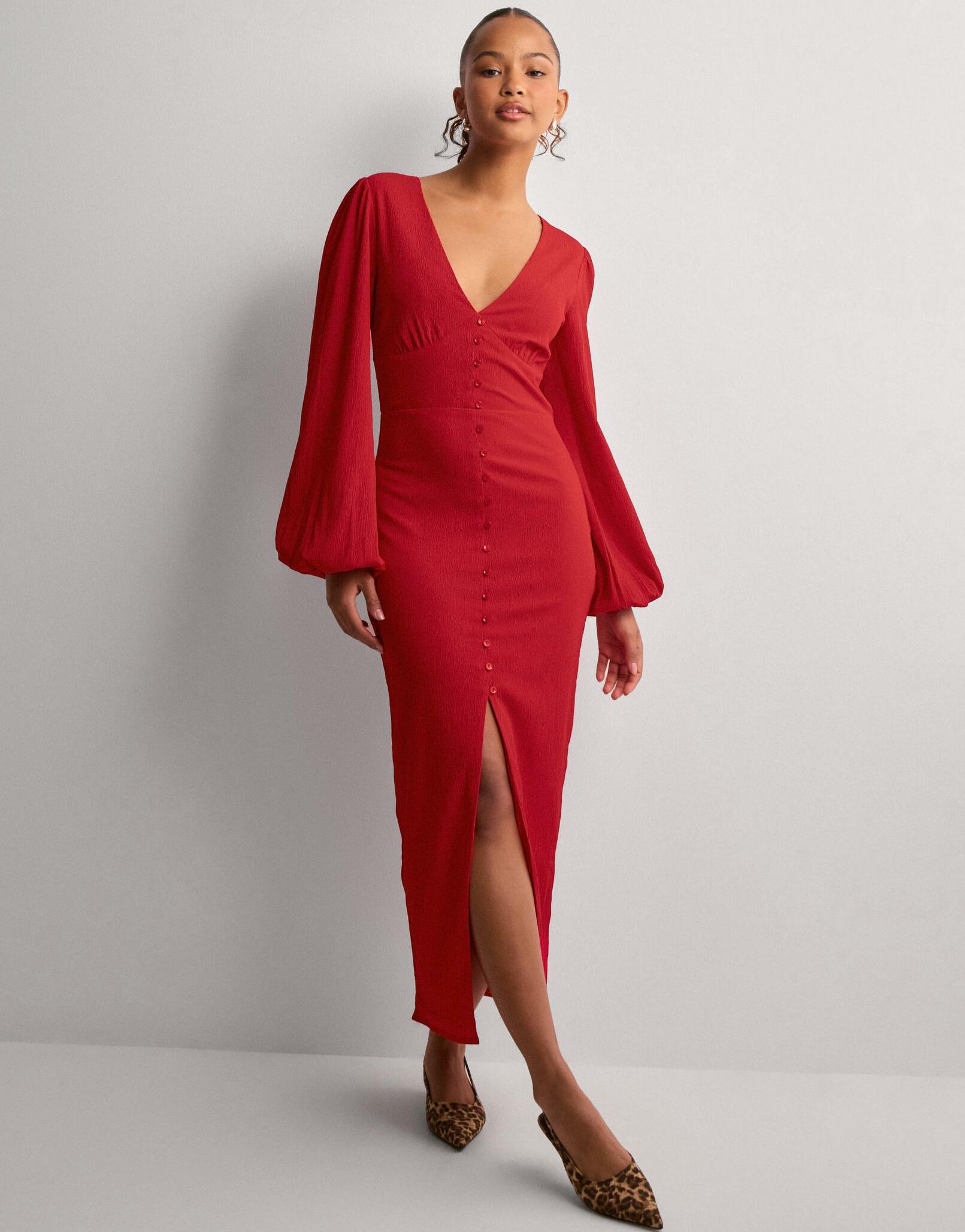 czerwona sukienka rozporek v neck