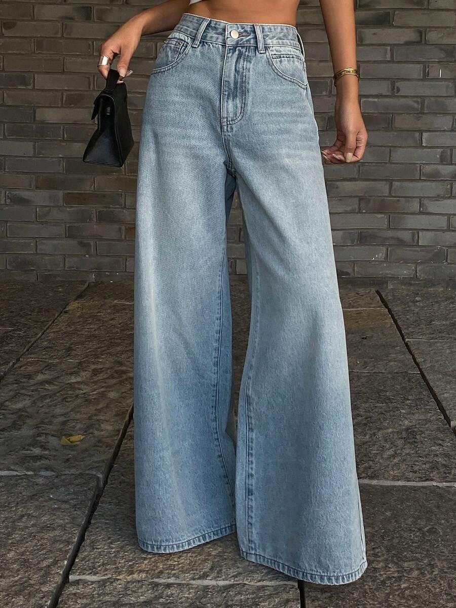 niebieskie spodnie jeans
