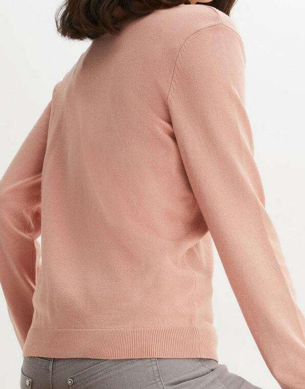 SWETER Z FALBANKĄ