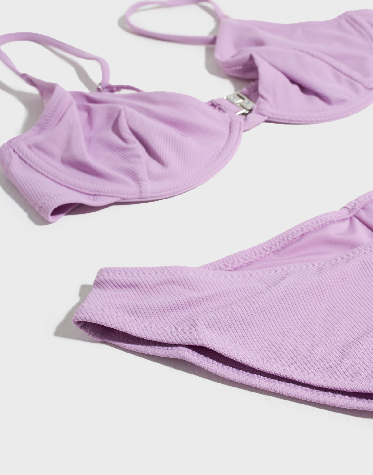 prążkowany klasyczny fioletowy dół od bikini