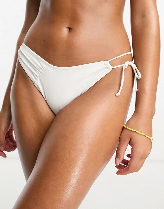 BIAŁY DÓŁ OD BIKINI WIĄZANIE