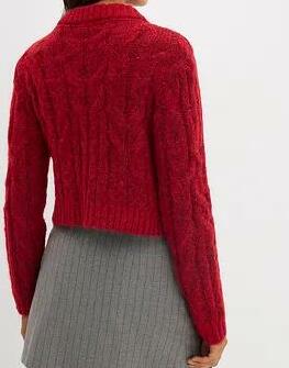 SWETER Z GUZIKAMI 