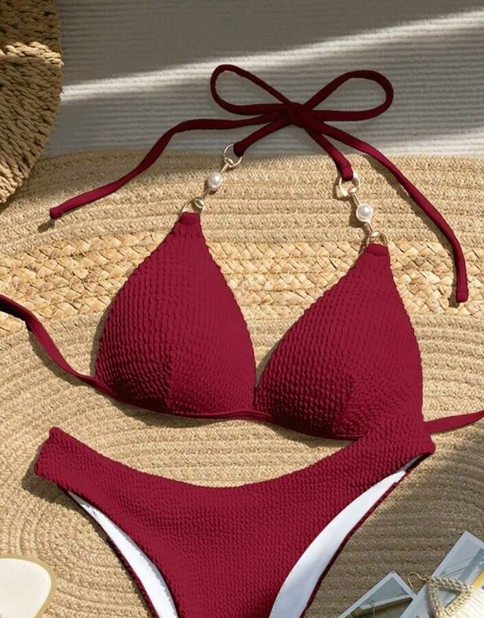 Bordowa góra od bikini wiązanie