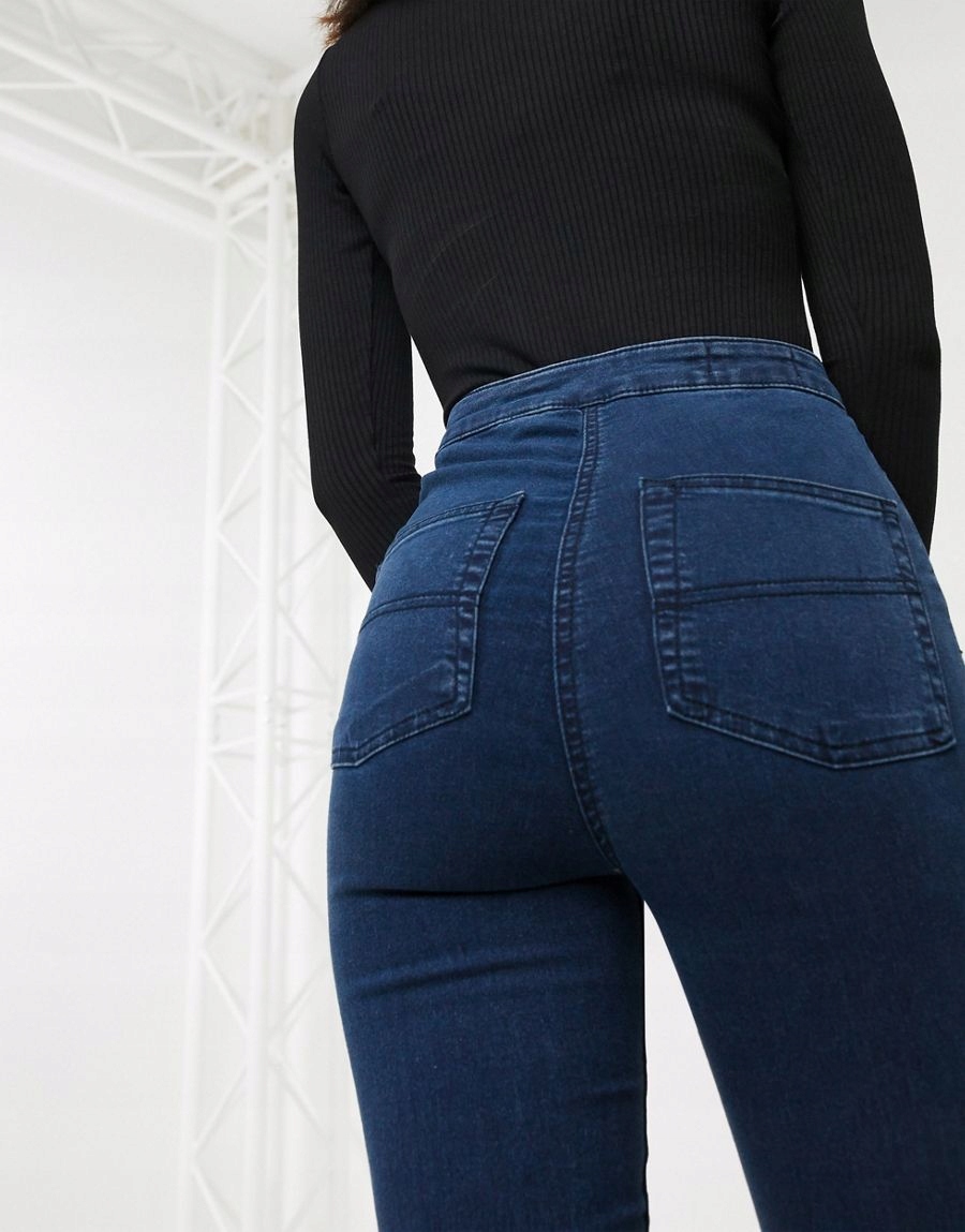 GRANATOWE JEANSY RURKI