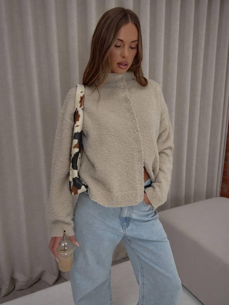 BEŻOWY SWETER STÓJKA