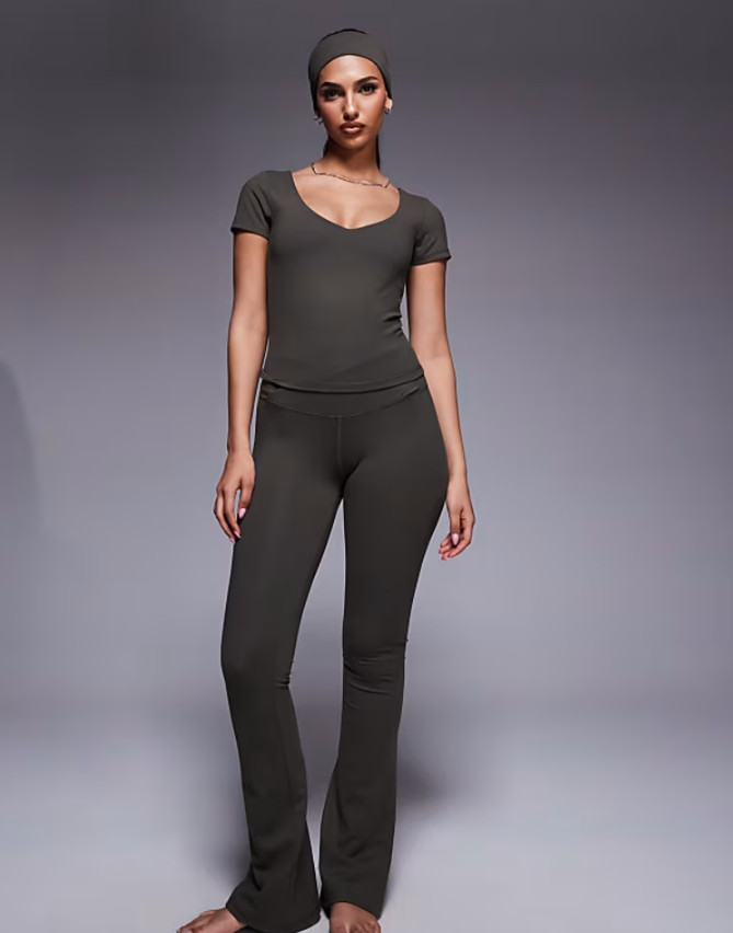 ZIELONY SPORTOWY TOP 