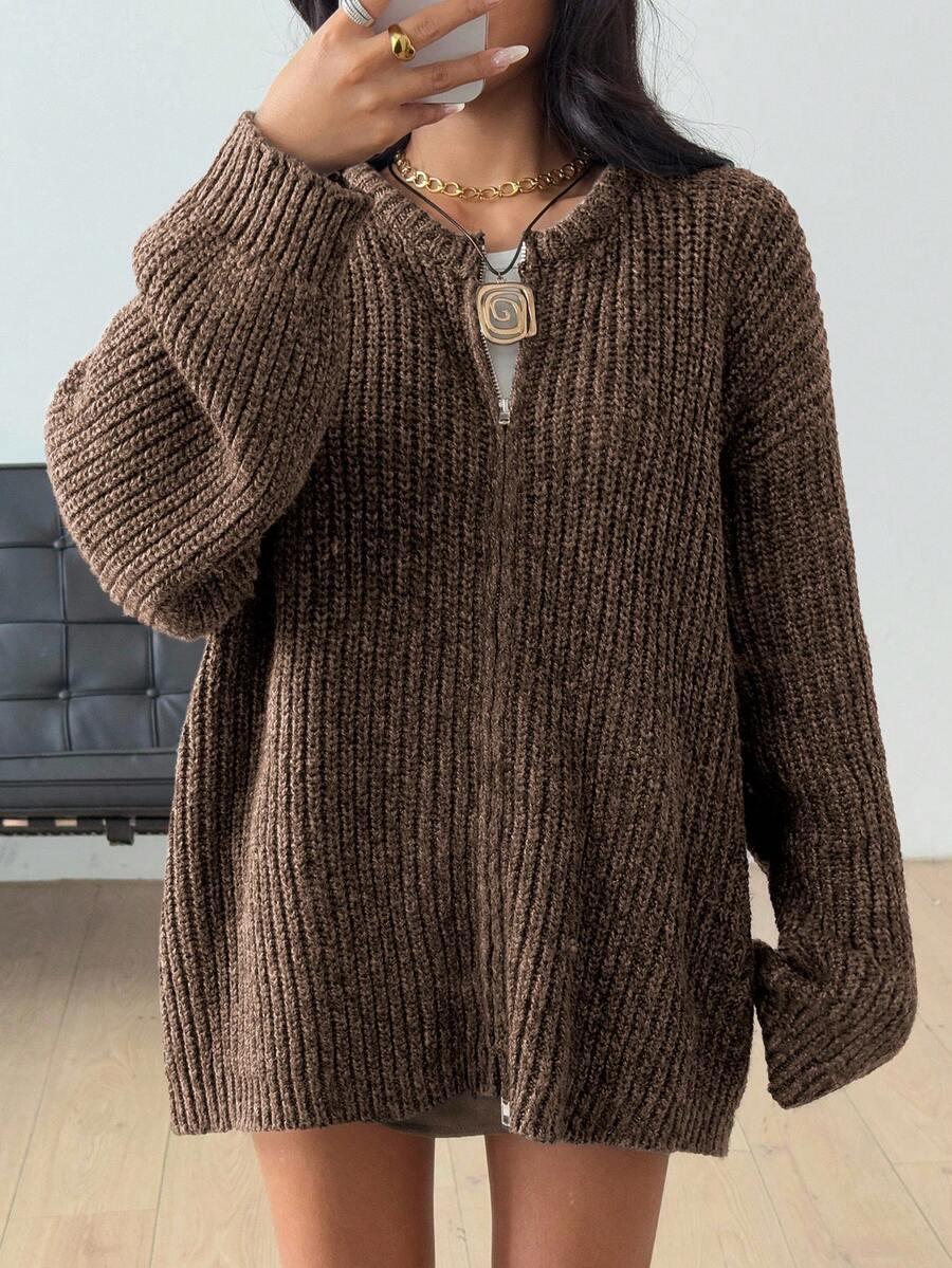 brązowy sweter zamek