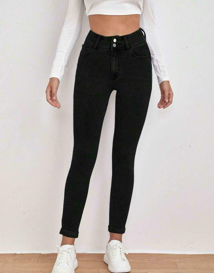 CZARNE SPODNIE RURKI JEANS