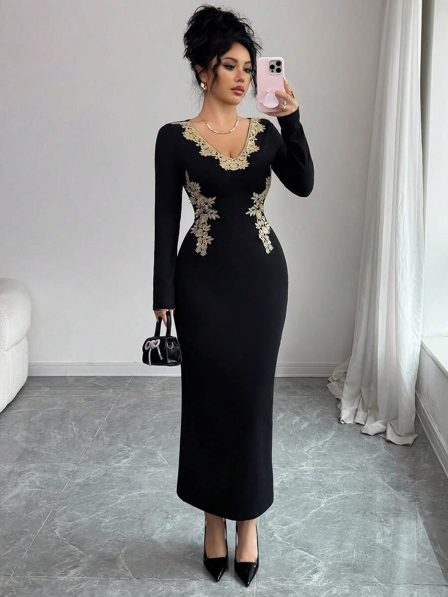 CZARNA SUKIENKA HAFT