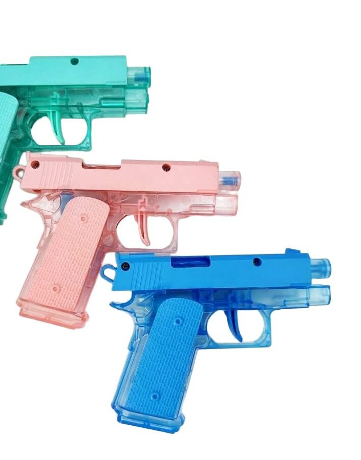 niebieski pistolet wodny