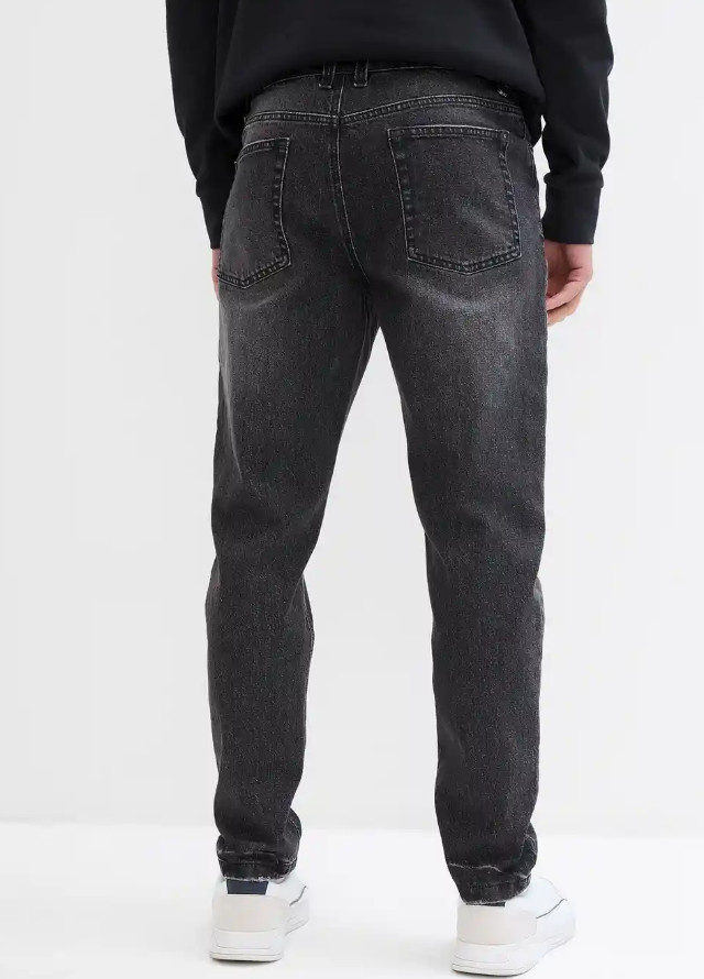 czarne spodnie jeans