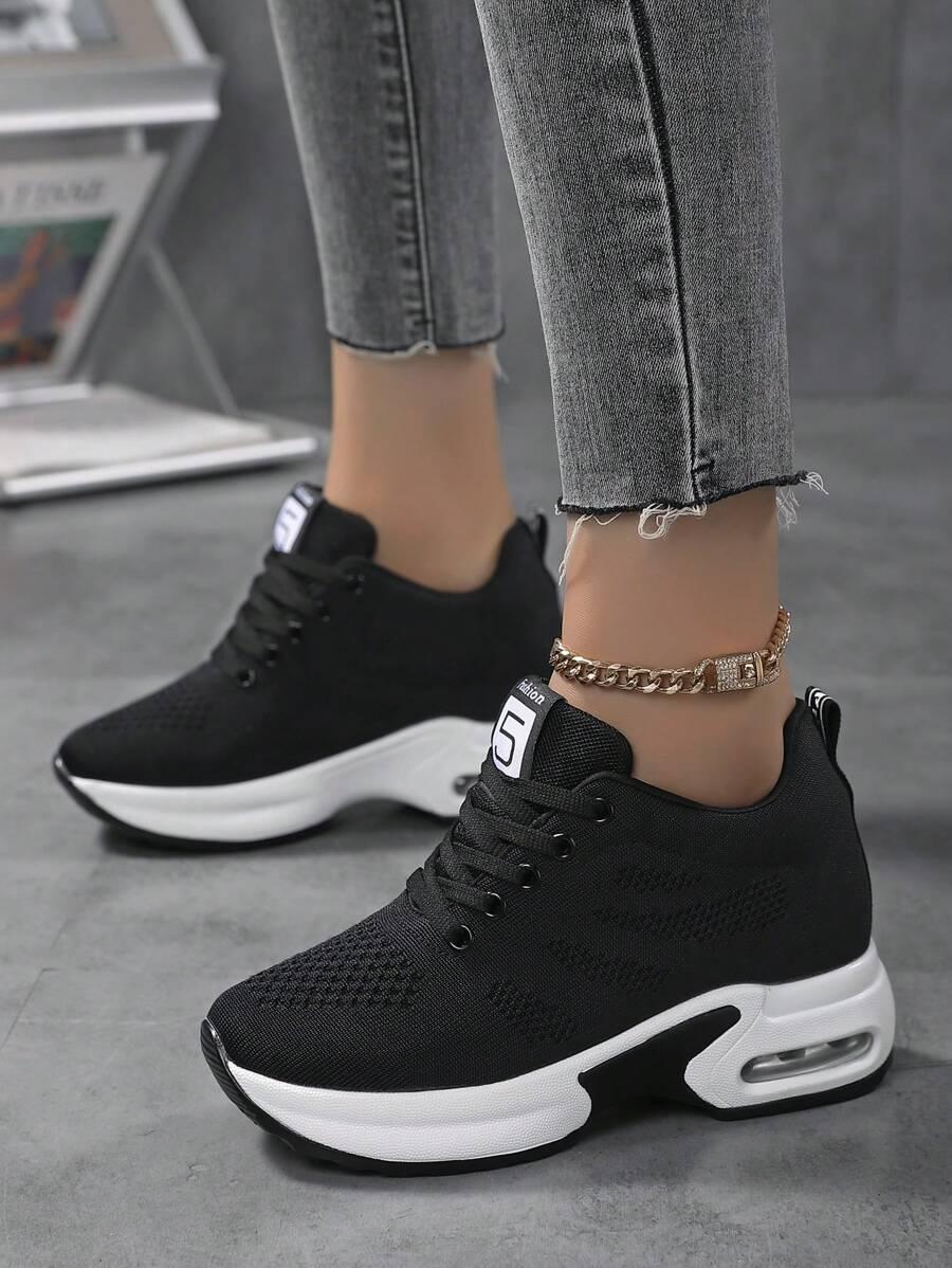 czarne buty sportowe