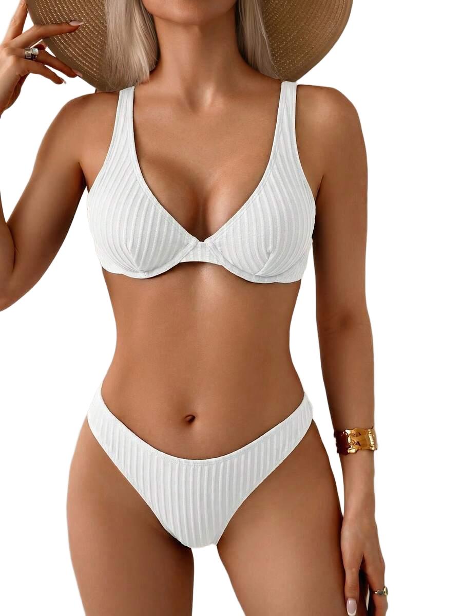 MINIMALISTYCZNY BARDZIEJ CODZIENNY WAKACJE POMPKI ZESTAW BIKINI