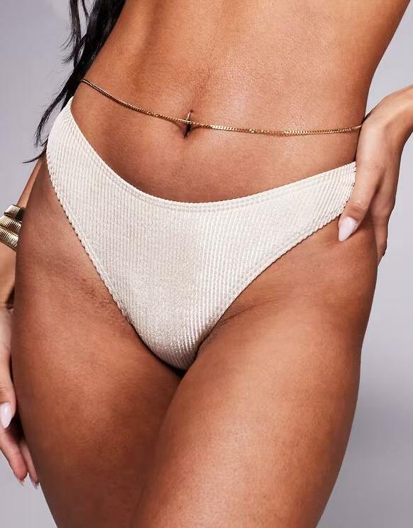 DÓŁ OD BIKINI TEKSTURA