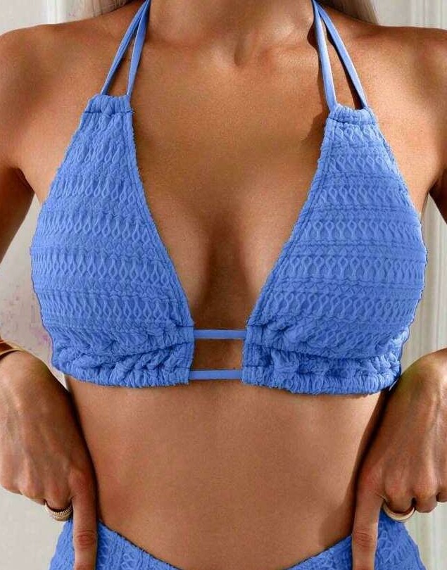 niebieska góra od bikini
