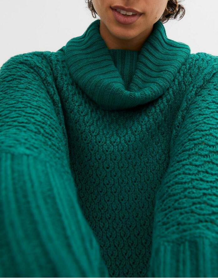 SWETER Z GOLFEM
