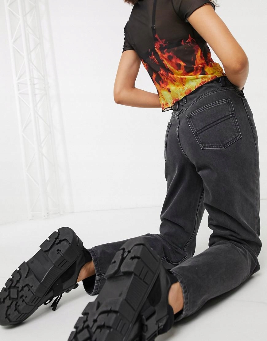 szare spodnie jeans 
