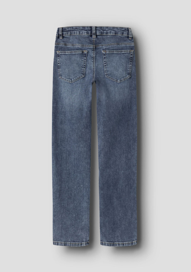 niebieskie proste spodnie jeans