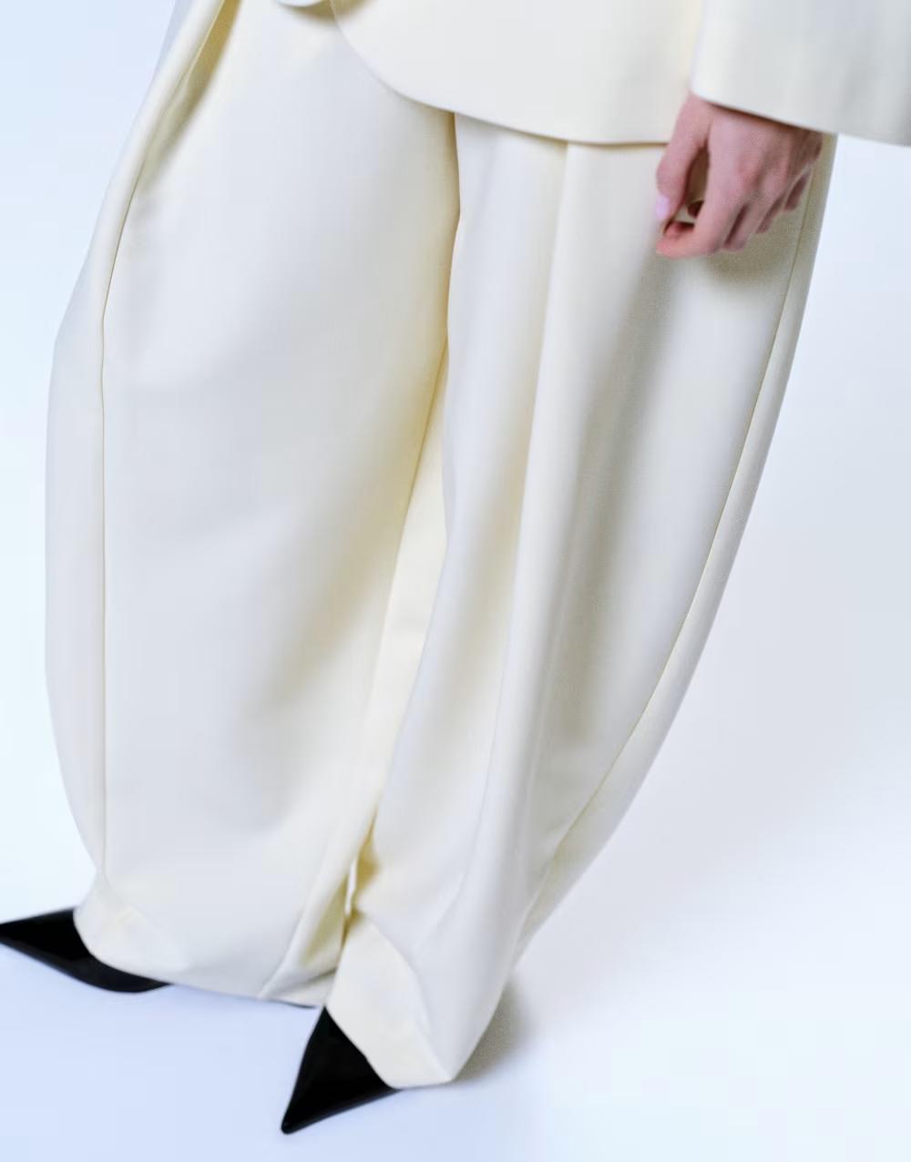 żółte eleganckie spodnie zamek