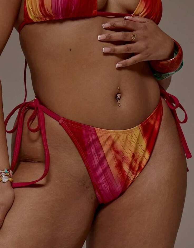 DÓŁ OD BIKINI